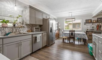 4540 Woodlow Dr, Bel Aire, KS 67220