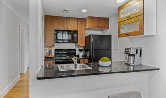 220 13TH St SE 14, Washington, DC 20003