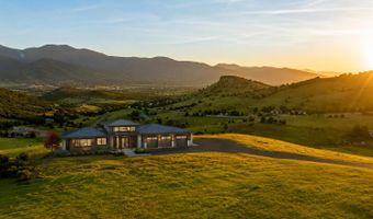 312 Sky Ridge Rd, Ashland, OR 97520