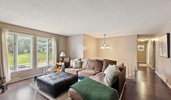 121 Chaparral Dr, Apple Valley, MN 55124