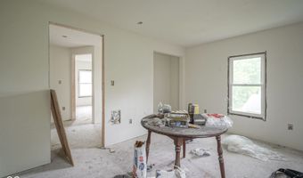 2213 Noble St, Anderson, IN 46016
