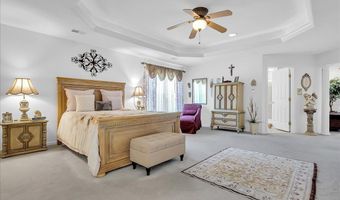 402 DERRYTOWN Dr, Bear, DE 19701