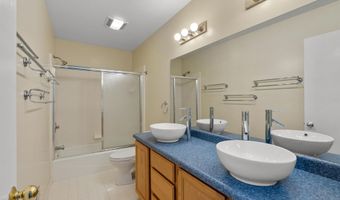 2418 Meadowridge Ct, Ann Arbor, MI 48105