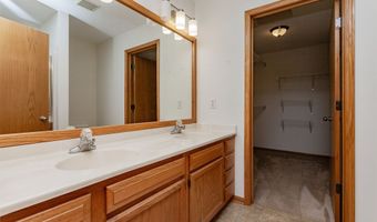 2815 Ashland Ct, Altoona, IA 50009