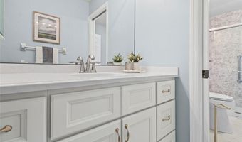 1872 Ridgeview Circle Dr, Ballwin, MO 63021