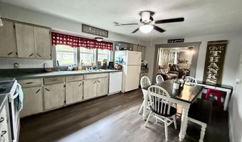 613 Hall Ave, Ava, MO 65608