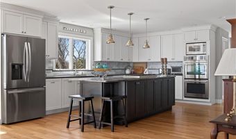 110 Sea View Ave, North Kingstown, RI 02852