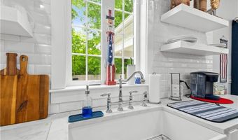 360 Pleasant St, East Providence, RI 02916