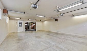 1525 E JOHN St, Appleton, WI 54915