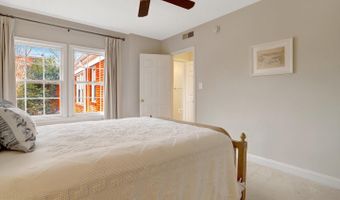 1251 E ABINGDON Dr #1121, Alexandria, VA 22314