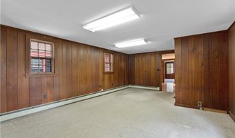 130 E Main St, Clinton, CT 06413