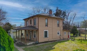 825 N 7th St, Arkansas City, KS 67005