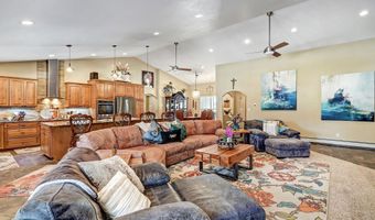 12 Mescalero Cir, Angel Fire, NM 87710
