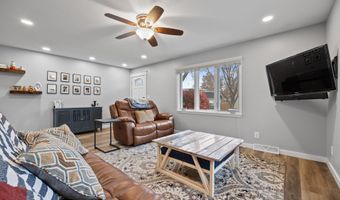 108 12th Ave SW, Altoona, IA 50009