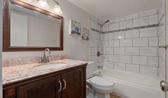 98-1042 Moanalua Rd 2-303, Aiea, HI 96701