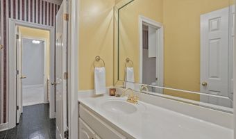 525 Ridge Cir, Brandon, MS 39047