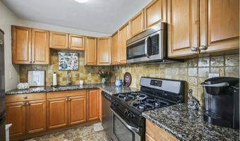 306 Deal Lake Dr 40, Asbury Park, NJ 07712