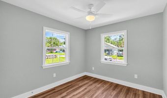406 Easterbrook St, Bay St. Louis, MS 39520