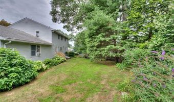 31 Edgewater Rd, Narragansett, RI 02882