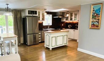 43 Meadowbrook Rd, Danbury, CT 06811