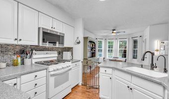 46 Ravenwood Blvd, Barnegat, NJ 08005