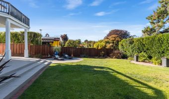 641 Bayview Dr, Aptos, CA 95003