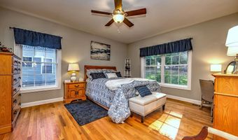 61 Pondview Cir 61, Beacon Falls, CT 06403