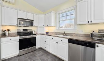 18 STARFISH Dr, Narragansett, RI 02882