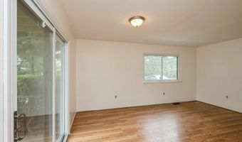 615 Broadway 37, Amityville, NY 11701
