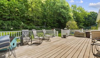 13 Canton Valley Cir, Canton, CT 06019
