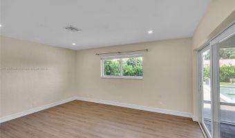 524 Muirfield Dr, Atlantis, FL 33462