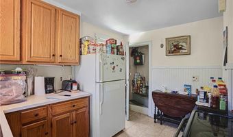 58 Essex Rd, North Kingstown, RI 02852