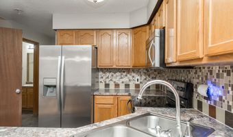 1013 10th Ave, Altoona, IA 50009