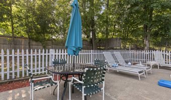 66 Loftus Cir, Bridgeport, CT 06606