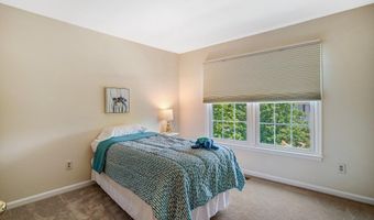 7044 FIELDHURST Ct, Alexandria, VA 22315