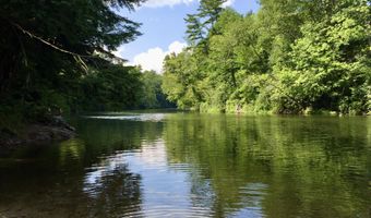 24 Surrey Ln, Falmouth, ME 04105