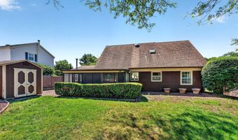 29 Ormont Ln, Aberdeen, NJ 07747