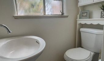 305 MADISON St NE, Albuquerque, NM 87108