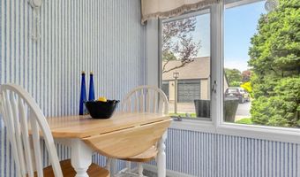 19 Vanderbilt Dr, Narragansett, RI 02882
