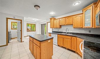 5249 Century Bay Ave, Ashtabula, OH 44004