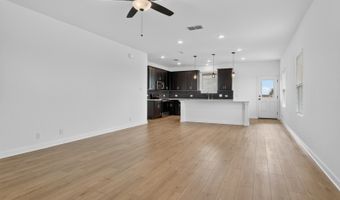 147 Peeps Ct, Adkins, TX 78101