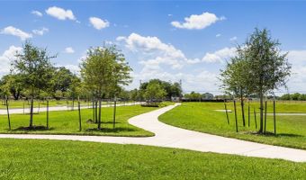 348 Amy St, Angleton, TX 77515