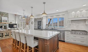 11 Driftwood Rd, Danbury, CT 06811