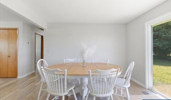 2832 Oak Grove Dr NW, Albany, OR 97321