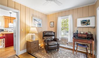 146 Bay View Ave, Bristol, RI 02809