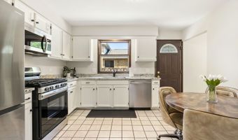 1210 S Douglas Ave, Arlington Heights, IL 60005