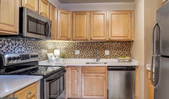 6143 EDSALL Rd J, Alexandria, VA 22304