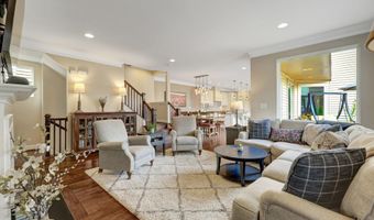 20405 SAVIN HILL Dr, Ashburn, VA 20147