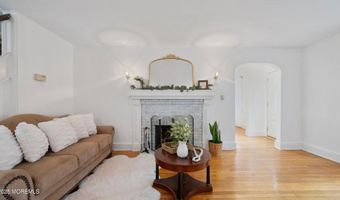 125 Eighth St, Belford, NJ 07718