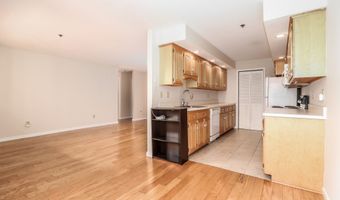 28 Rollingwood Dr 28, Brookfield, CT 06804